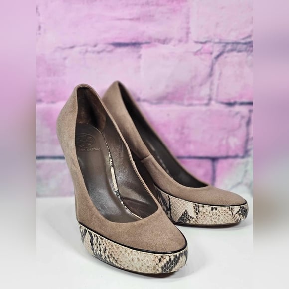 Tory Burch Sandra Suede Snake Print Accent Size 9.5