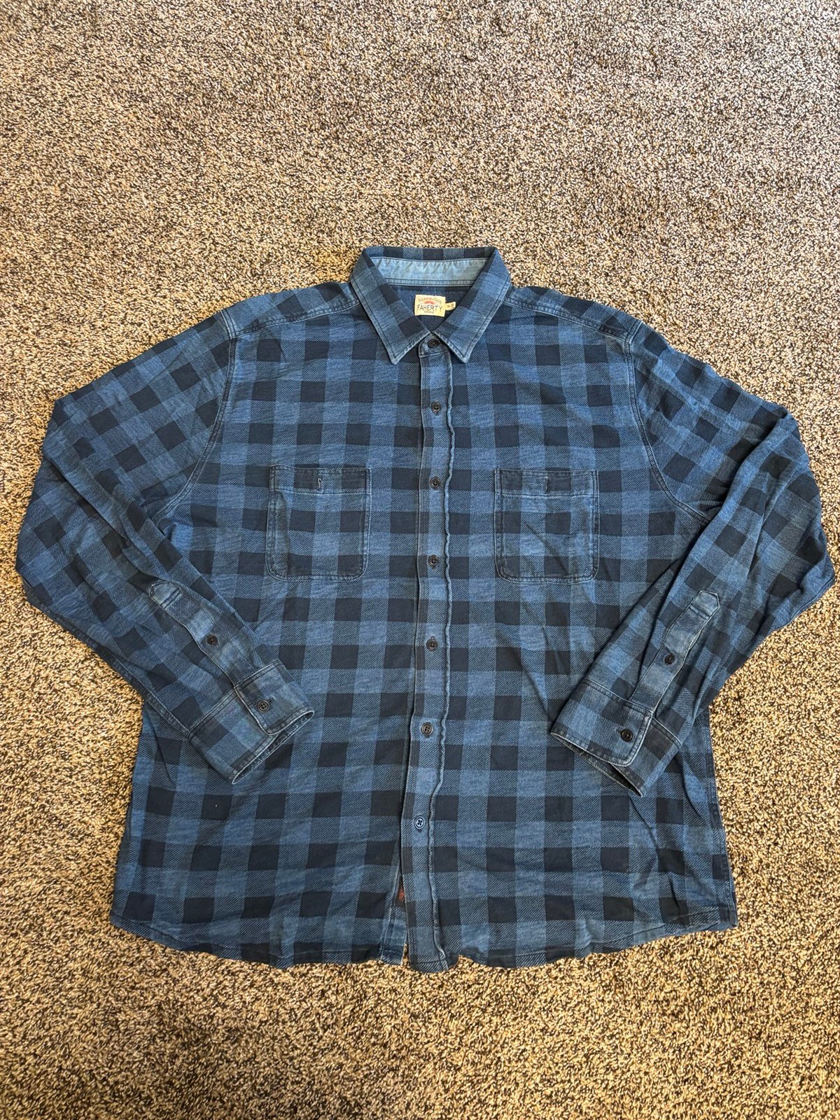 Faherty Brand Button Down Flannel men’s XL