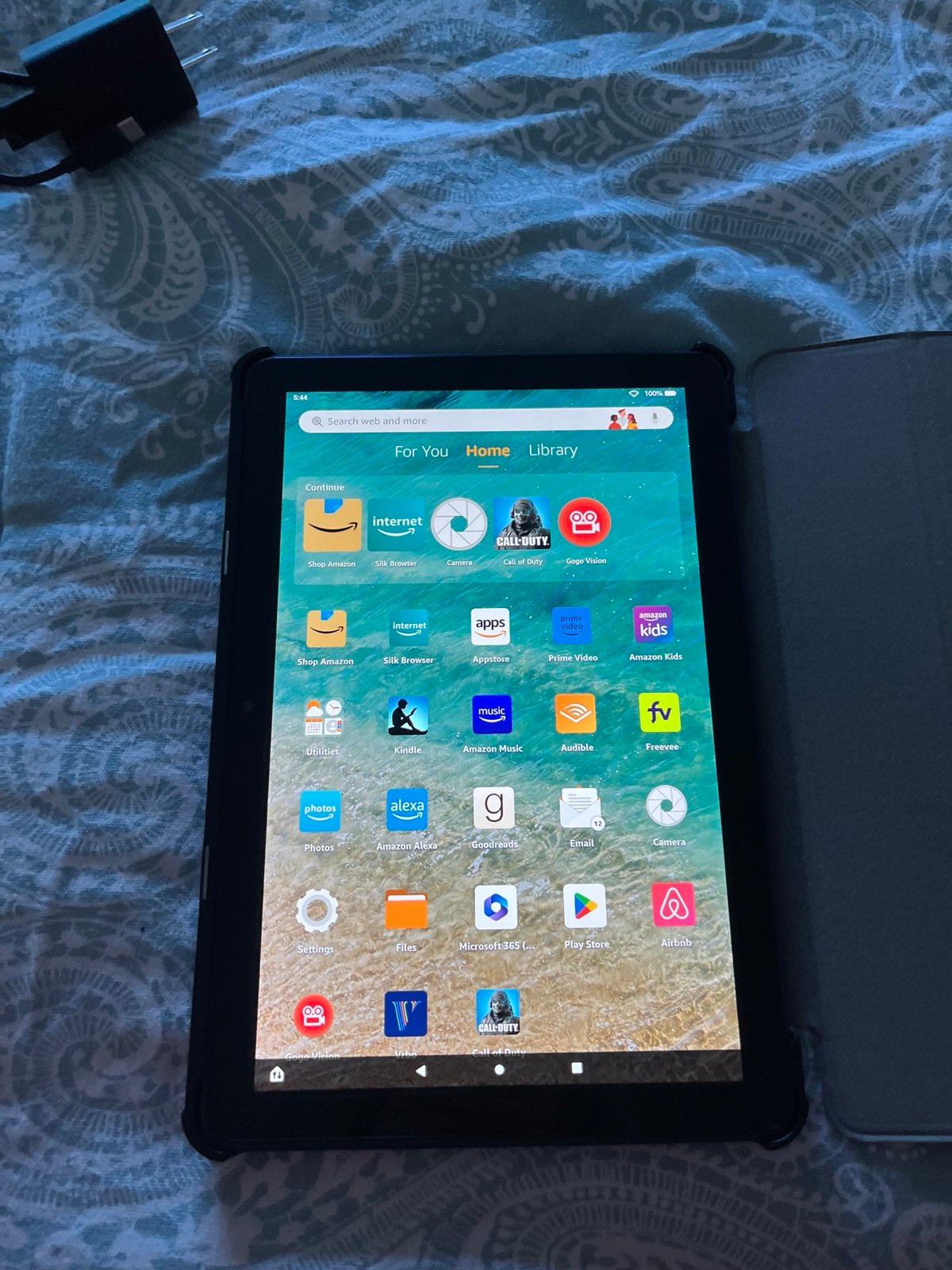 Kindle Fire Tablet HD 10 32 GB 11th gen 1080p with flag case