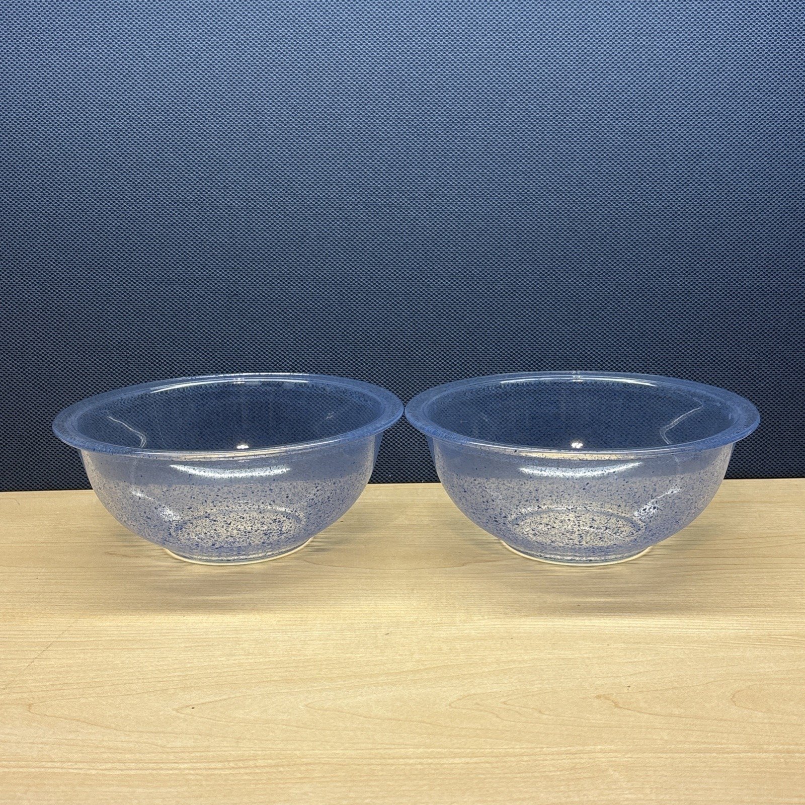 2 VINTAGE PYREX SPLATTED DESIGN MIXING BOWLS 323 NO CHIPS OR CRACKS