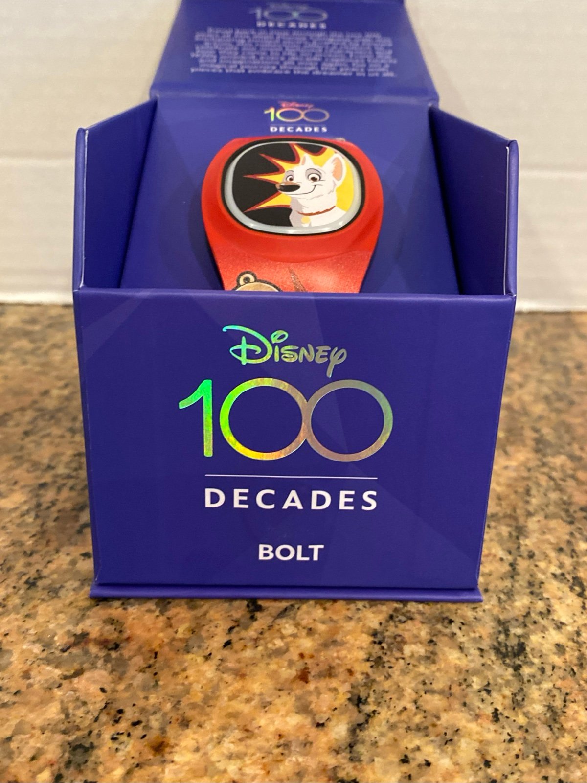 人気を誇る Decades 100 Disney BOLT Edition Limited Eras MagicBand+ Dog その他