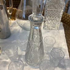 Stunning Pressed Glass Liquor Decanter with Stopper and 6 Glasses