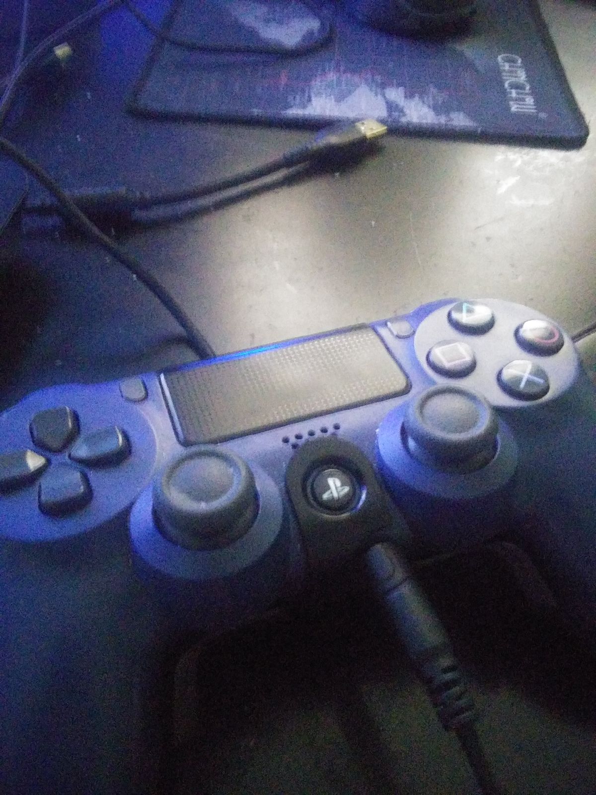 PS4 controller