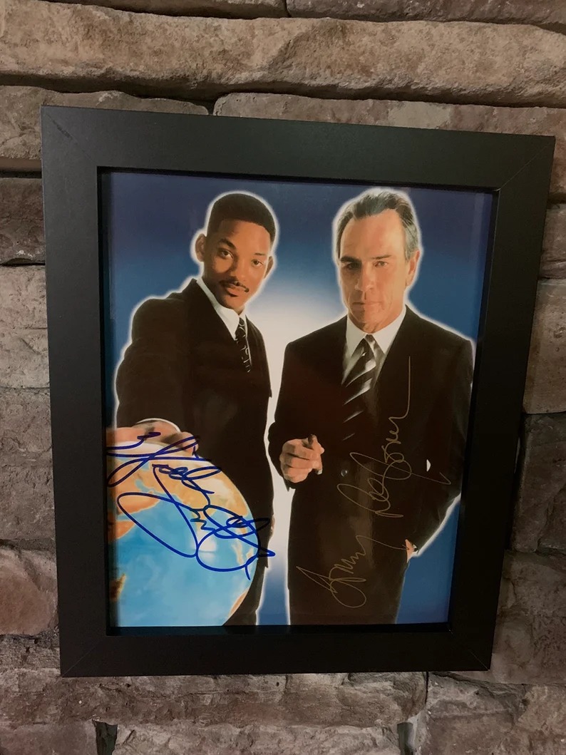 Autographed Will Smith and Tommy Lee Jones . Men in Black8x10inch framed photo w