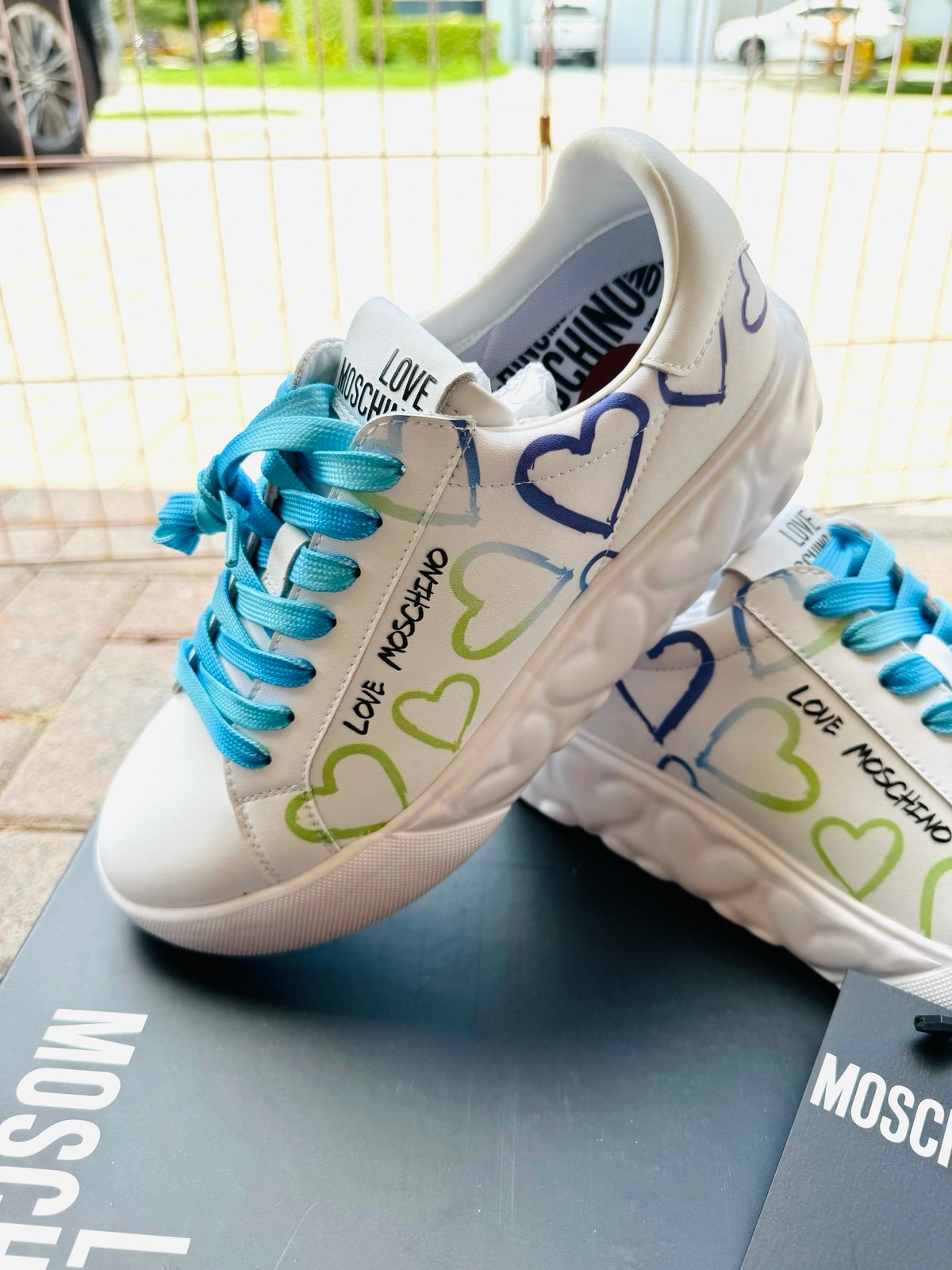 Sneakers love Moschino size 38