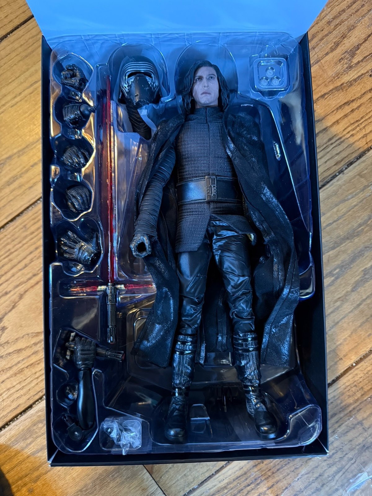 Kylo Ren The Last Jedi Version Hot Toys CIB