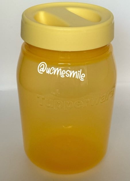 Tupperware Vanilla Universal Dry Goods Storage/Travel Beverage Jug