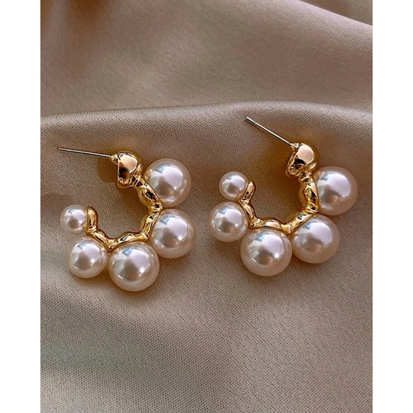 Anthropologie Viv Minimalist Classy Pearl Stud Half Hoop Earrings
