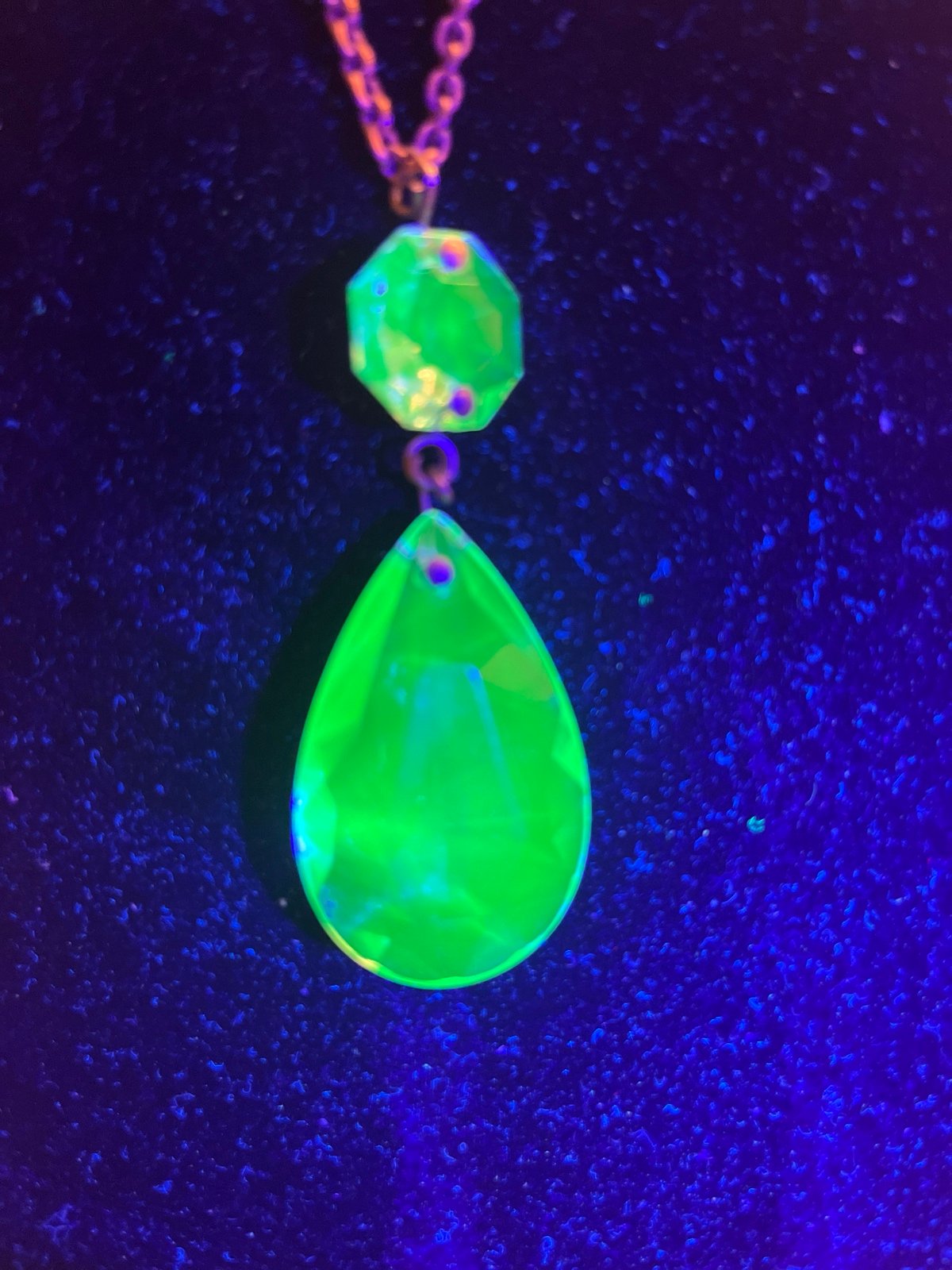 Vintage uranium glass necklace