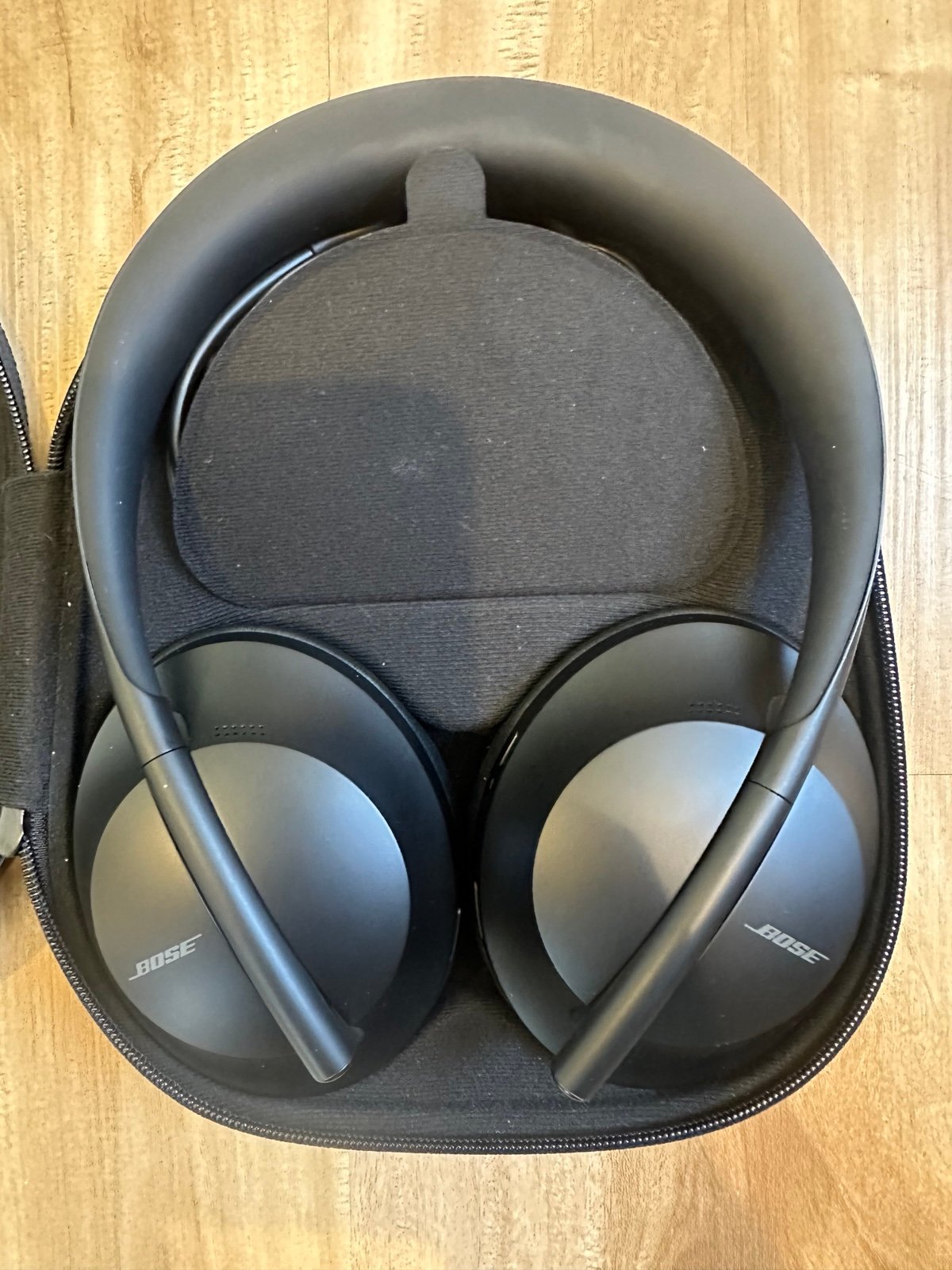 Bose Noise Cancelling Headphones 700 - Black