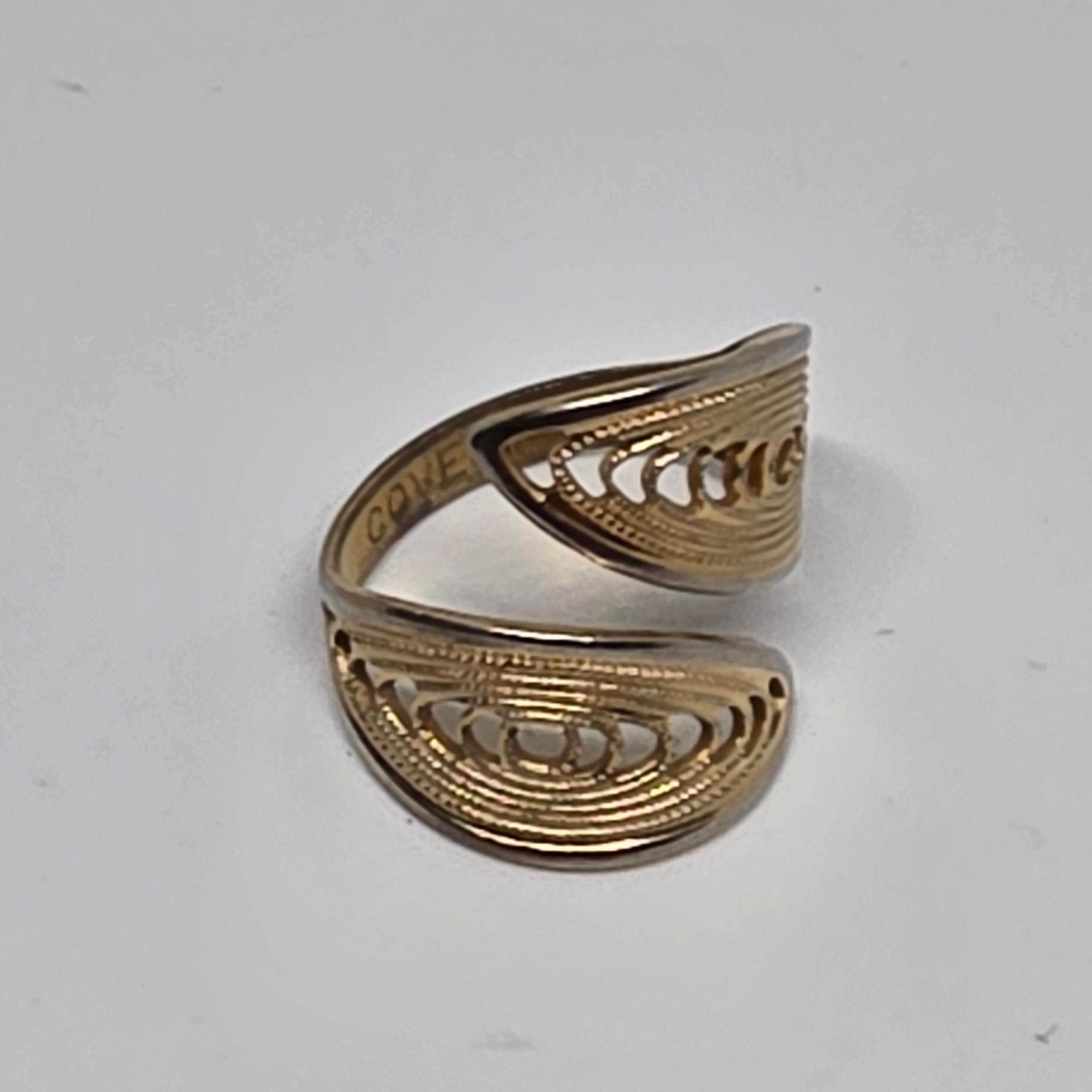Coventry Gold Tone Adjustable Wrap Ring Fashion Statement Jewelry size 7