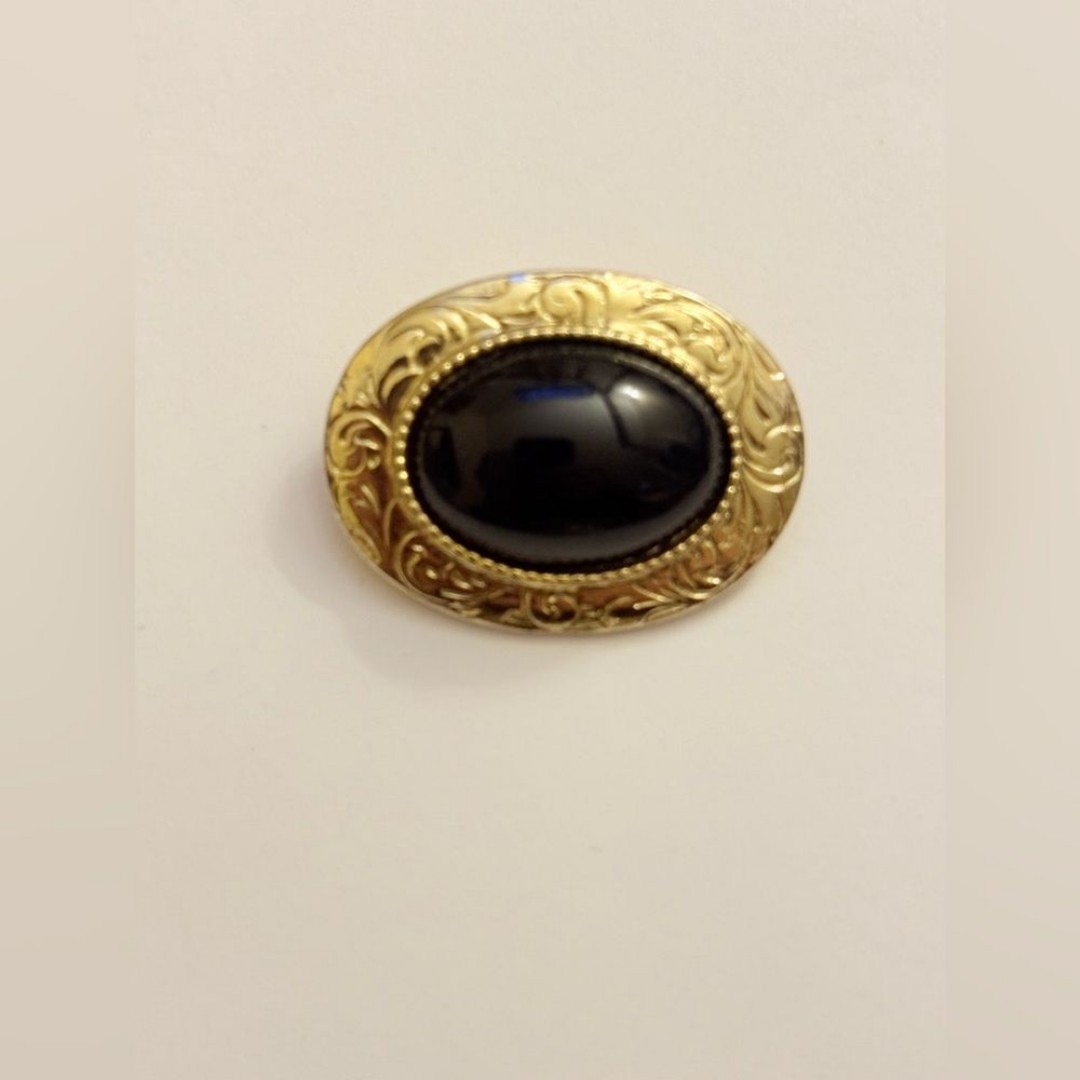 Vintage Gold Onyx Brooch