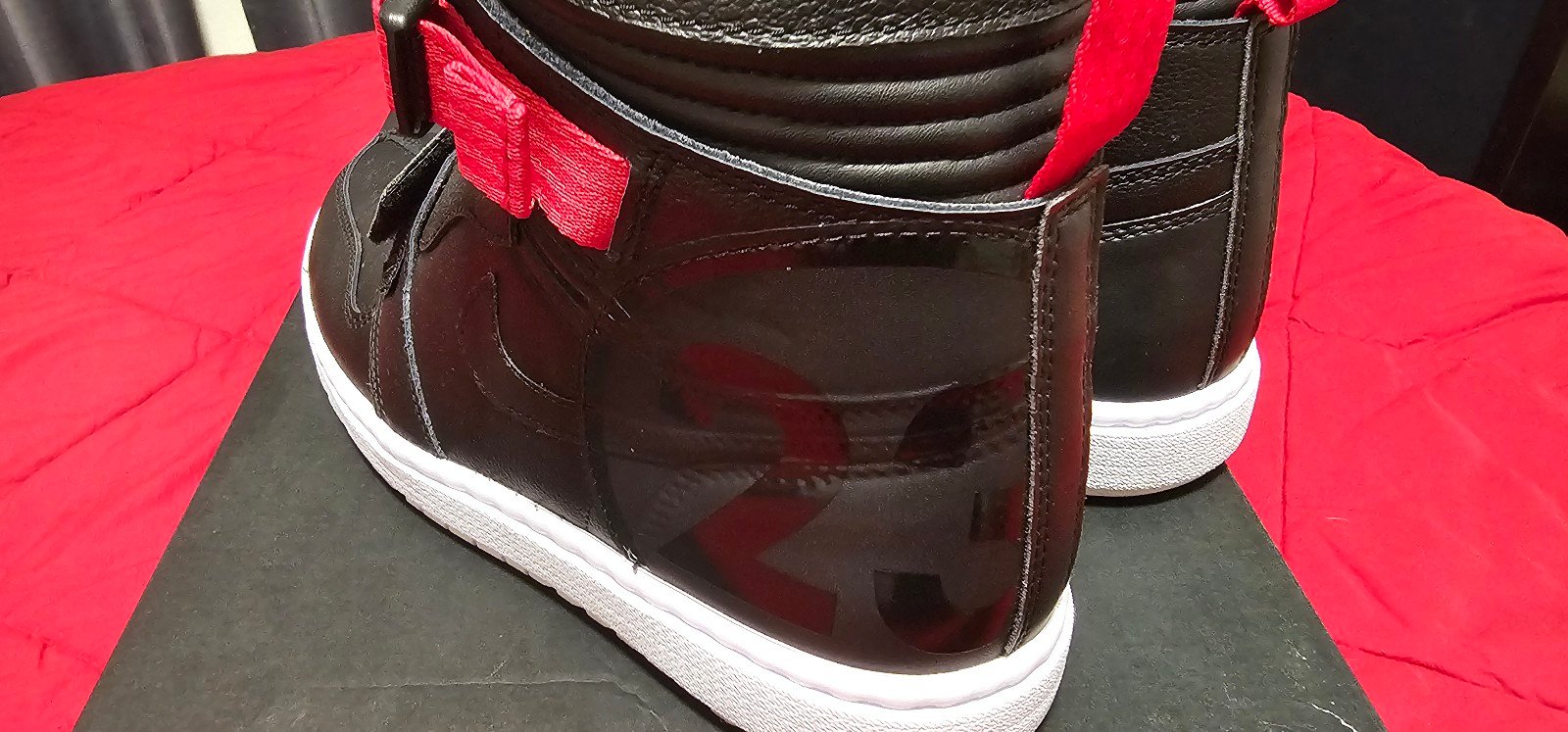 Jordan 1's moto