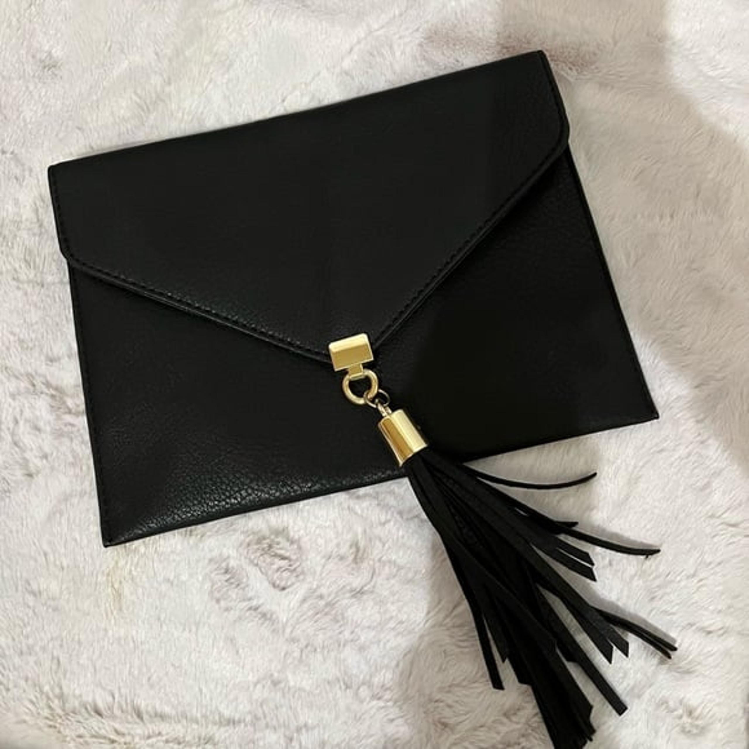 NWOT Big Buddha Envelope Tassel Clutch Black W Gold Hardware
