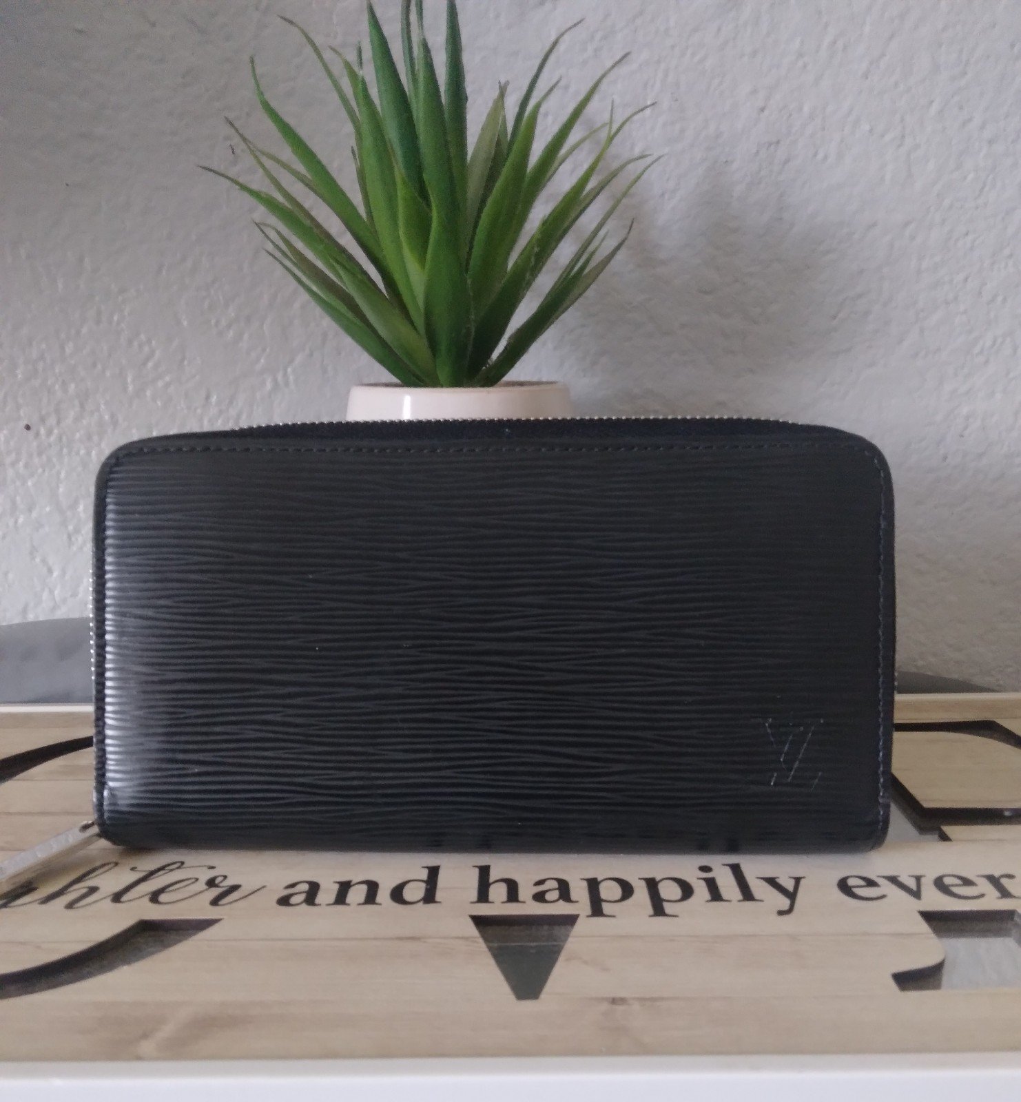 Louis Vuitton Epi Zippy Wallet FIRM