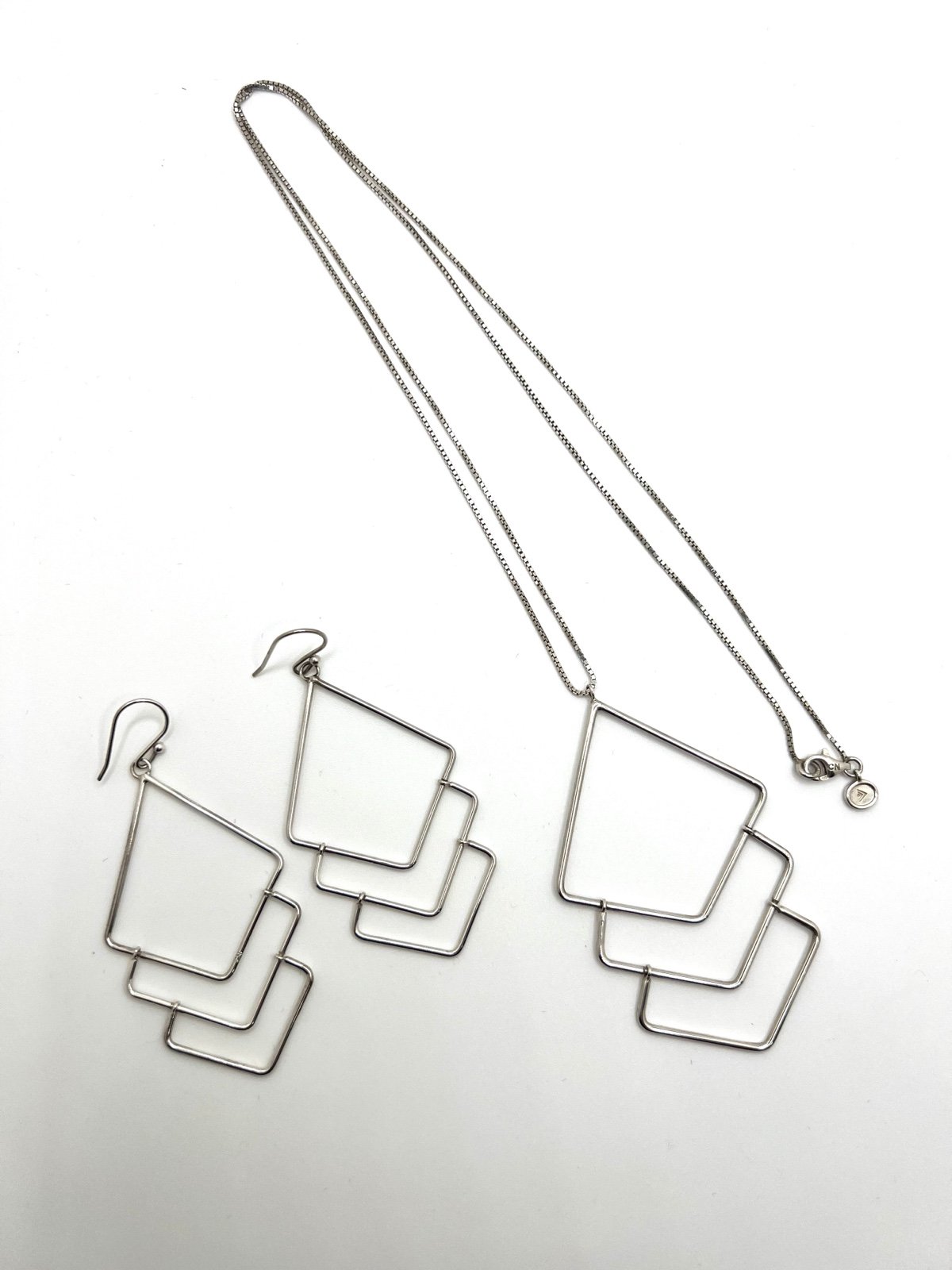 Silpada Diamondback necklace and earrings set