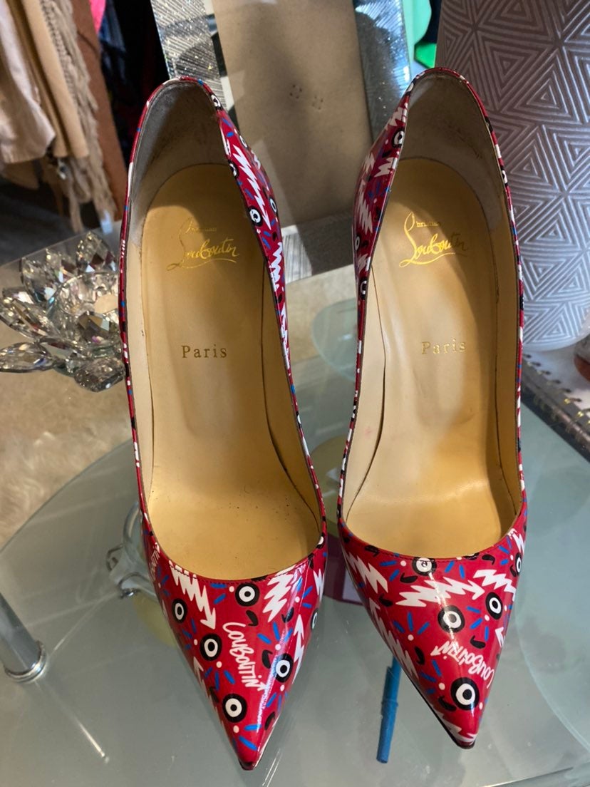 Christian Louboutin So Kate Pumps