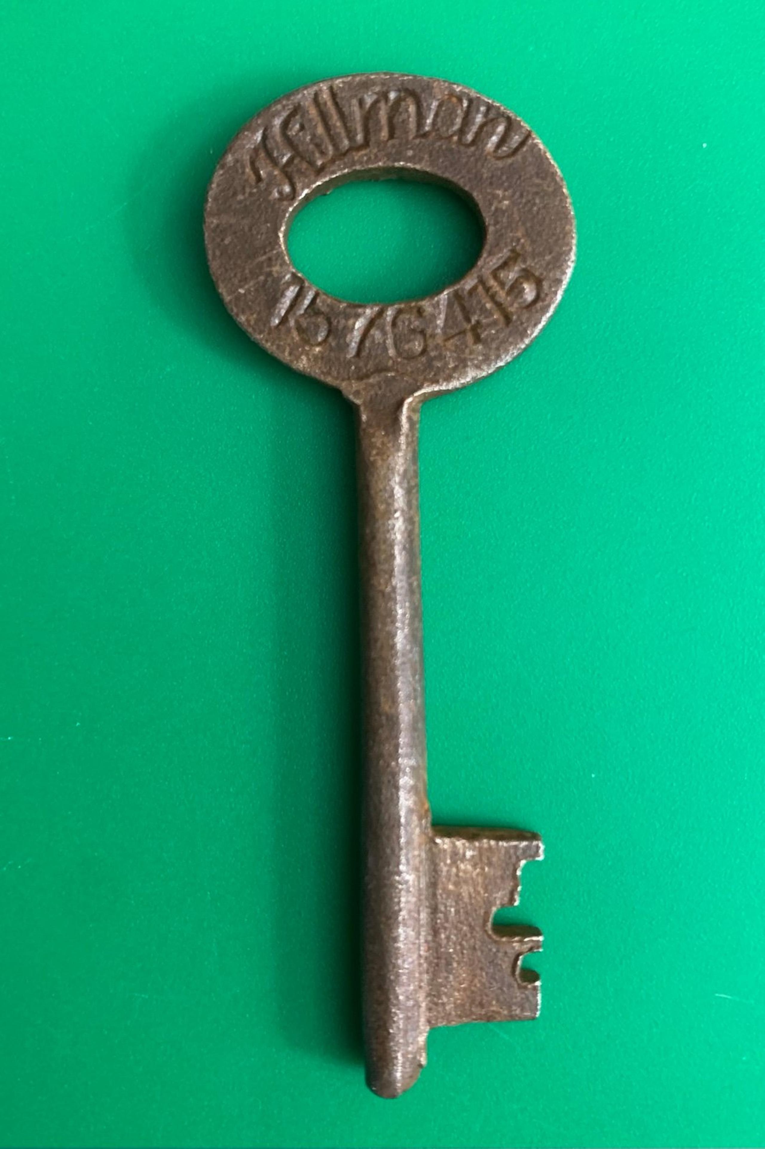 Vintage Old Skeleton Key old Iron Rusty Antique Old Hillman 2 1/4" - 7576475