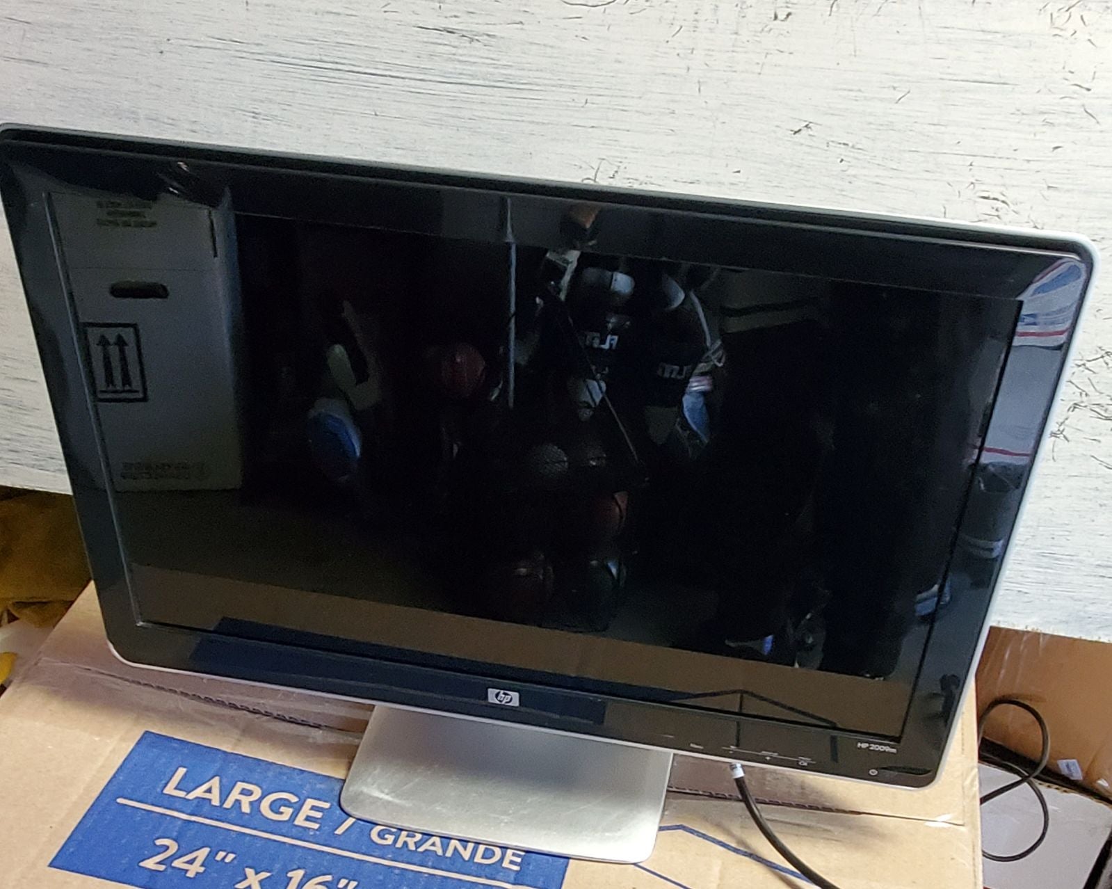 HP 20 Wide LCD TFT COMPUTER Monitor. Works great