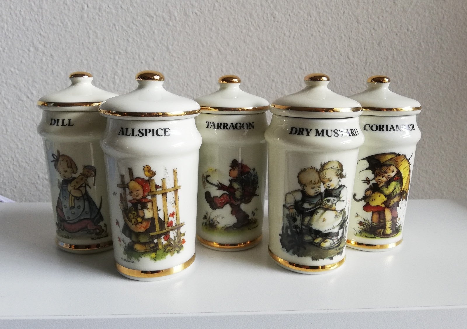 Hummel spice retail jars