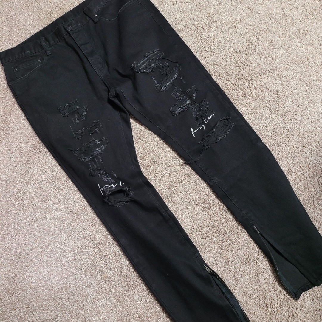 MNML Jeans Mens 38x32 Black Ankle Zip Distressed Denim Forgive Forget Printed