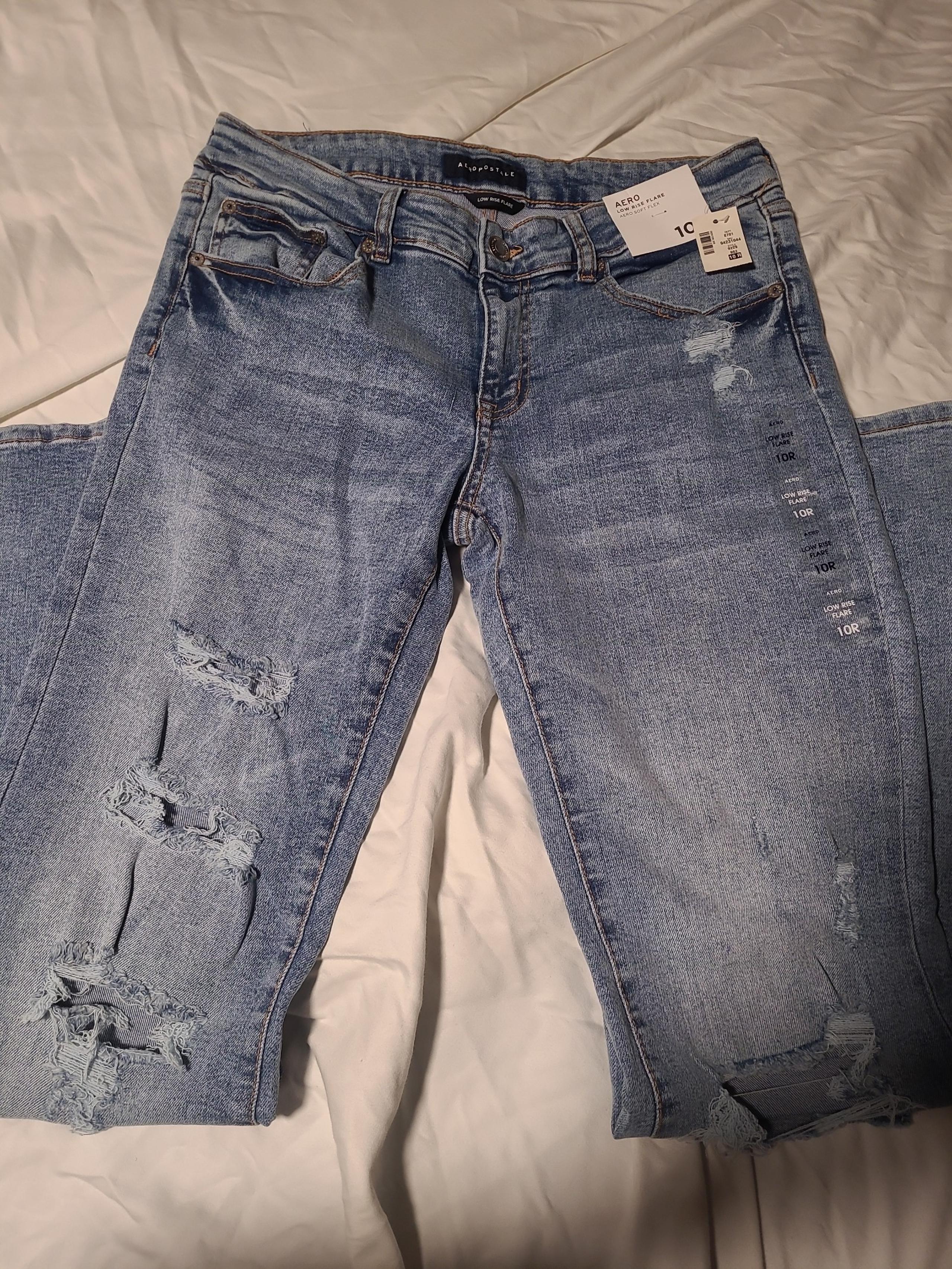 10R Aeropostale Low Rise Flare Jeans