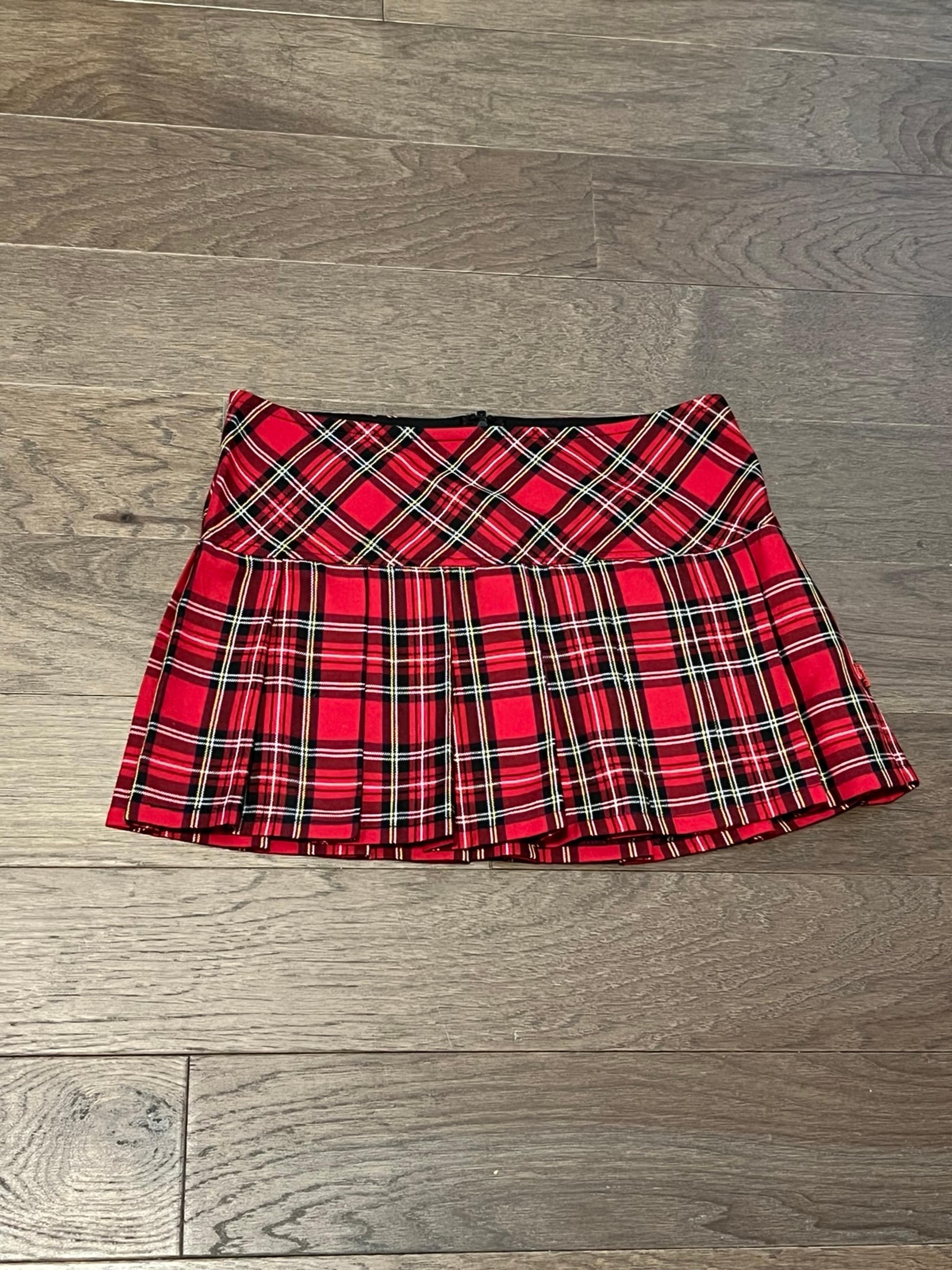 Tripp NYC Womens Mini Skirt Medium Red Plaid Pleated Goth Y2K Schoolgirl Cosplay