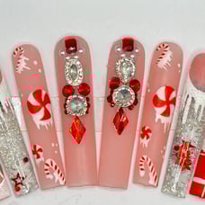 nails