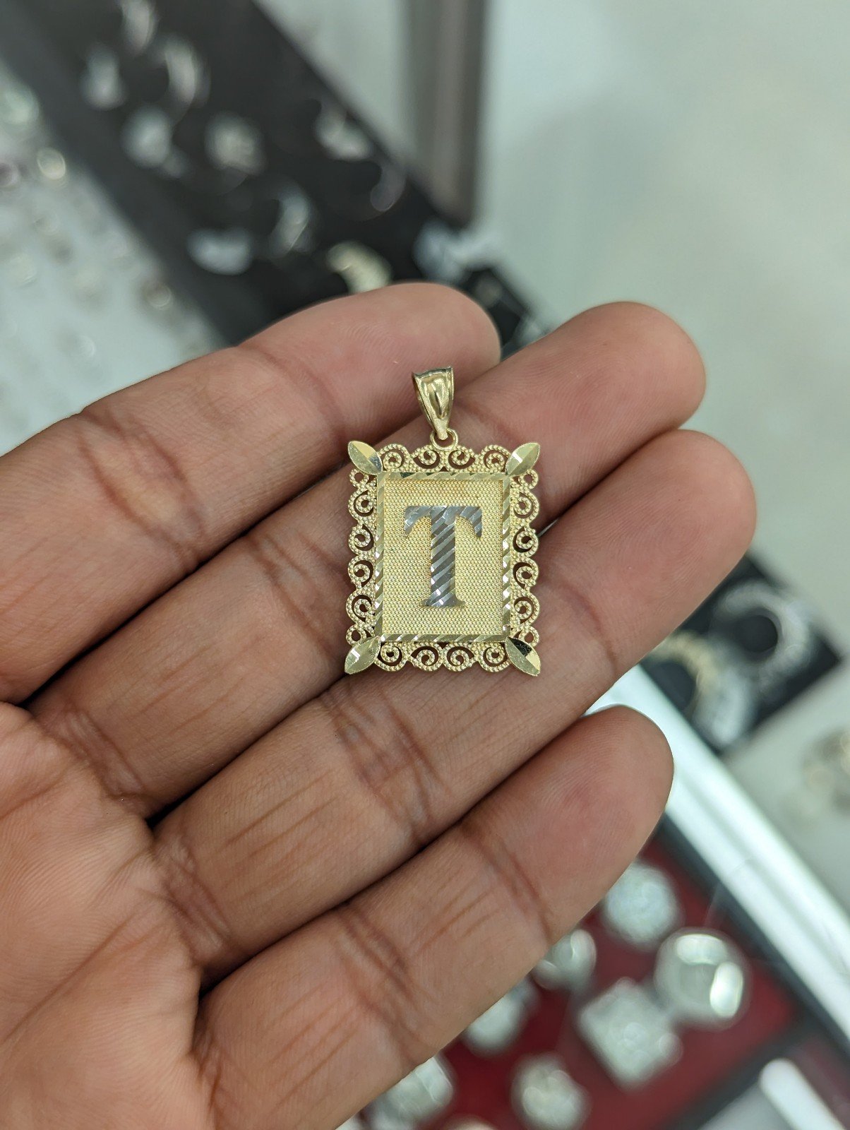10kt real gold letter T Pendant