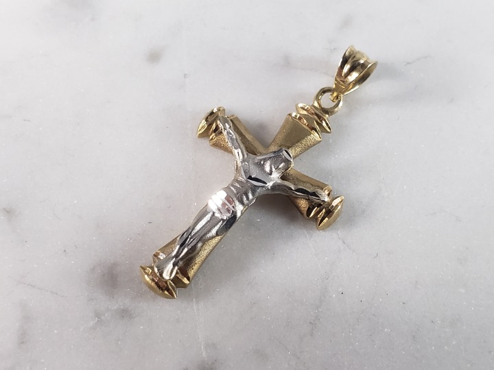 Vintage Estate 14K Yellow Gold Religious Cross Pendant, 2.6g E3211