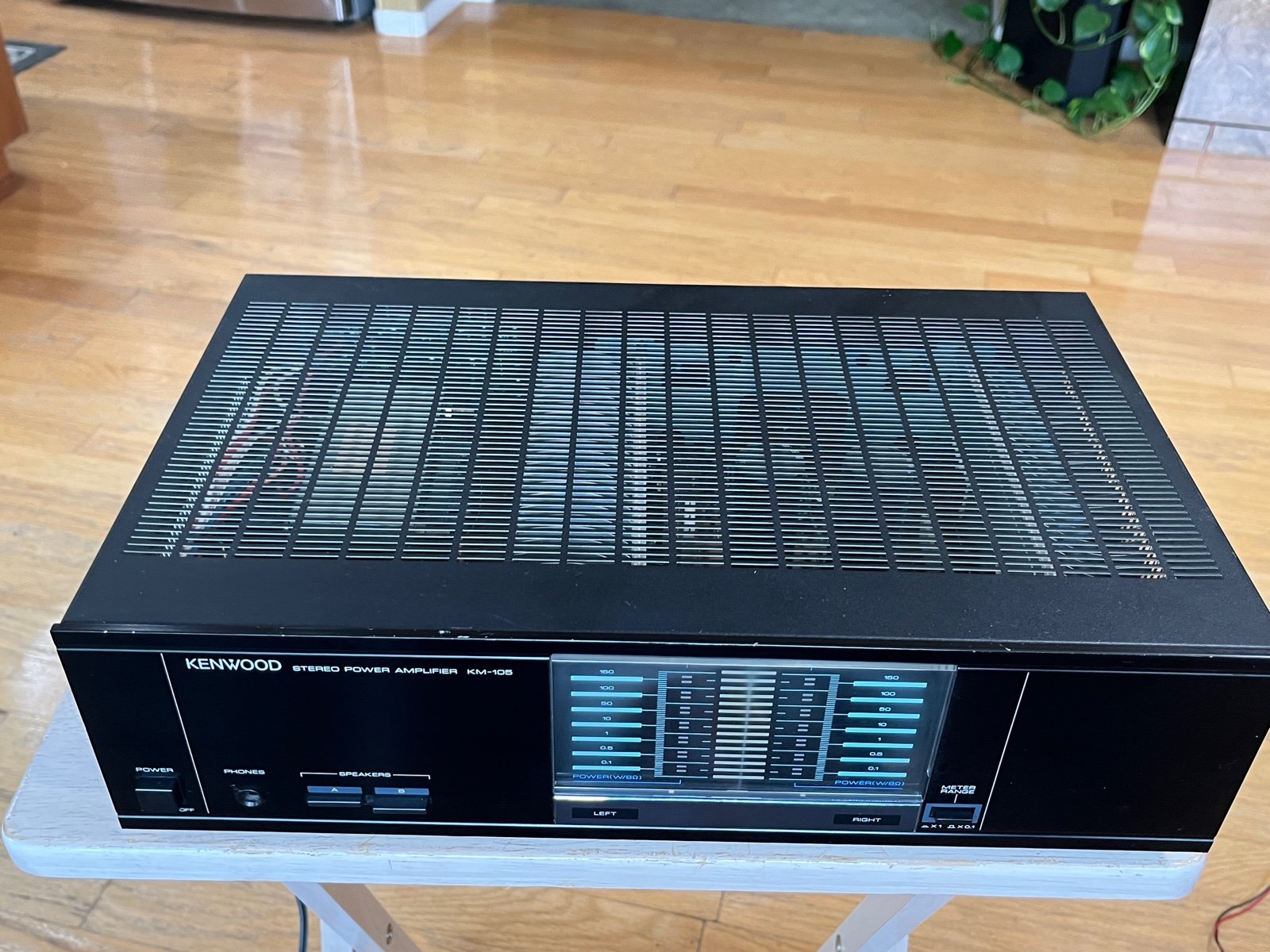 Kenwood offers KM-105 Power Amplifier
