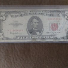 1963 5 star note bill five dollar rare. Comes in plastic sleeve.