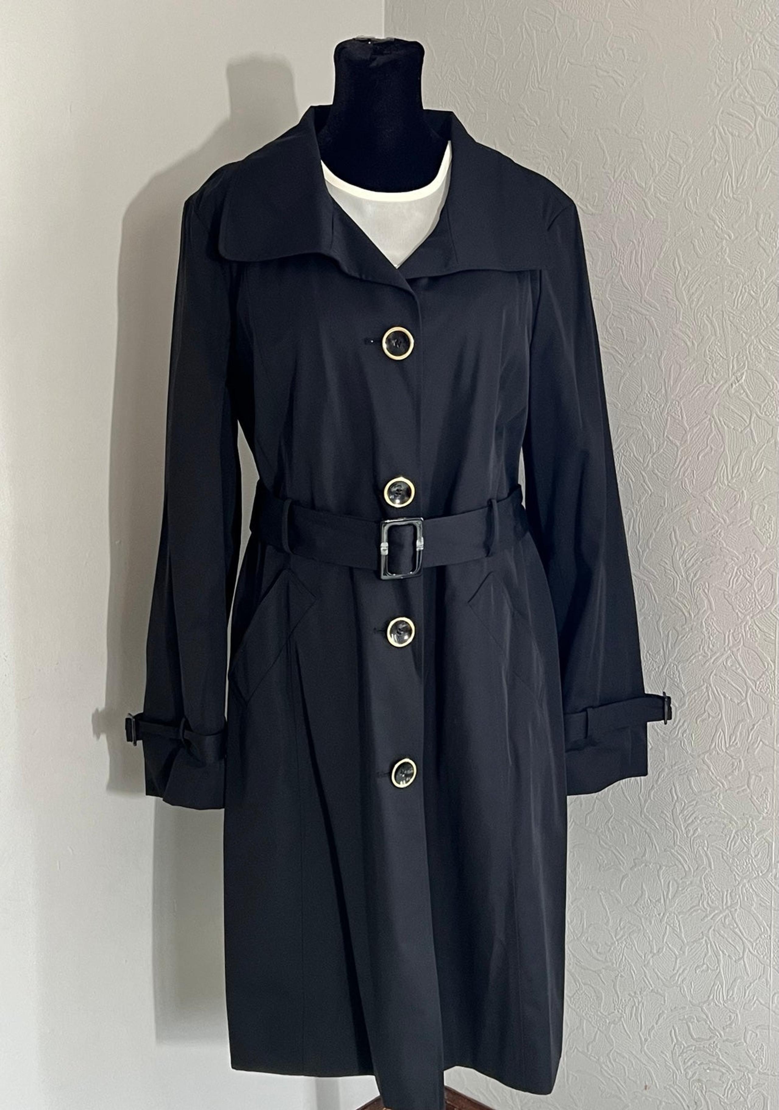 Stylish Ellen Tracy Trench Coat
