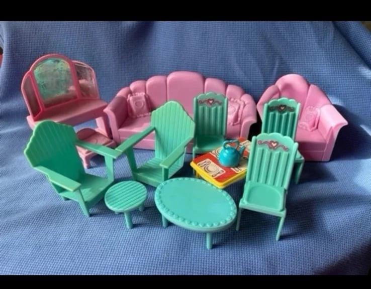 Tyco talking dollhouse 1993 furniture Adirondack chairs Kitchen table Couch lot