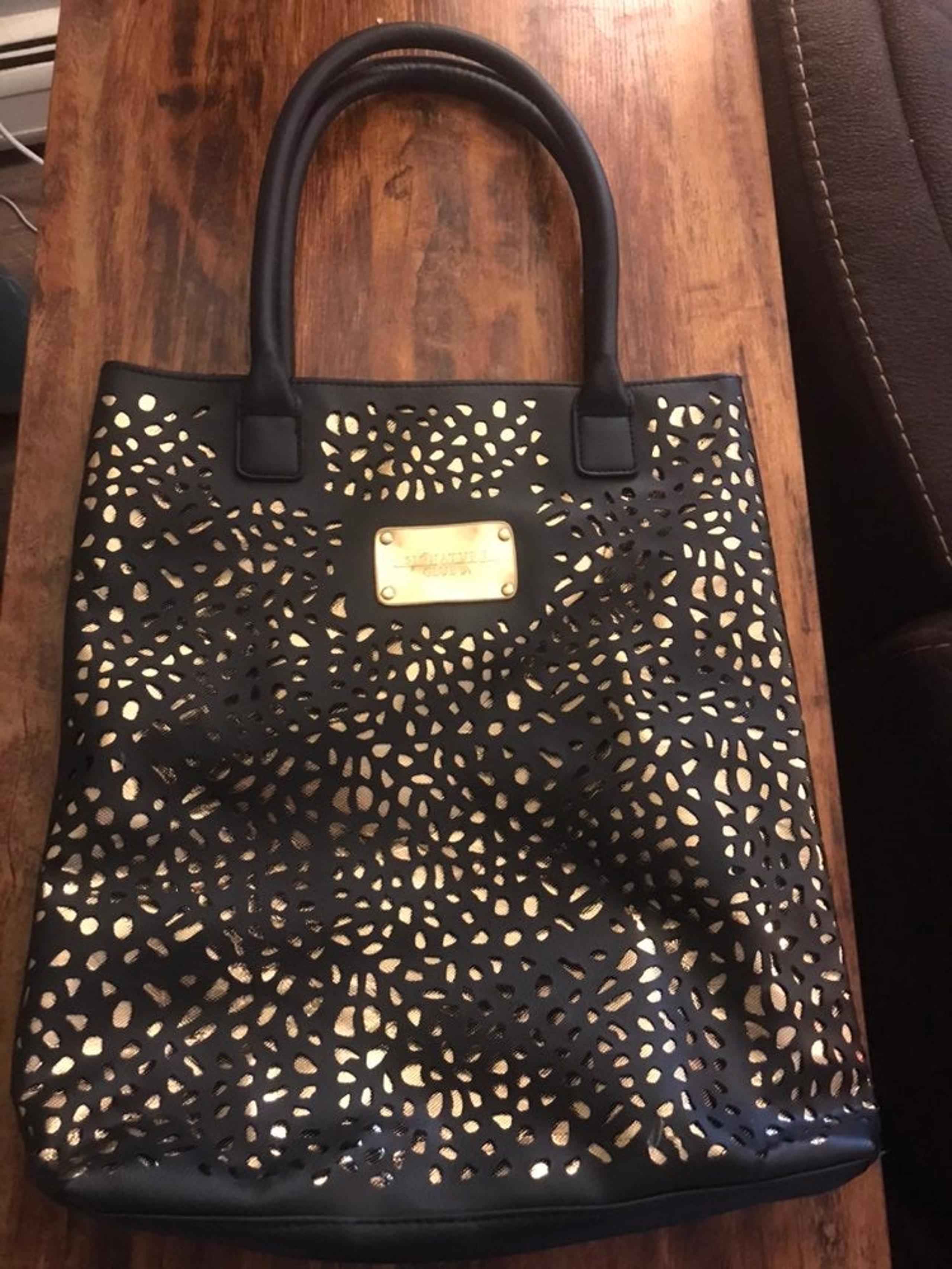 Black & Gold Purse Signture Club A