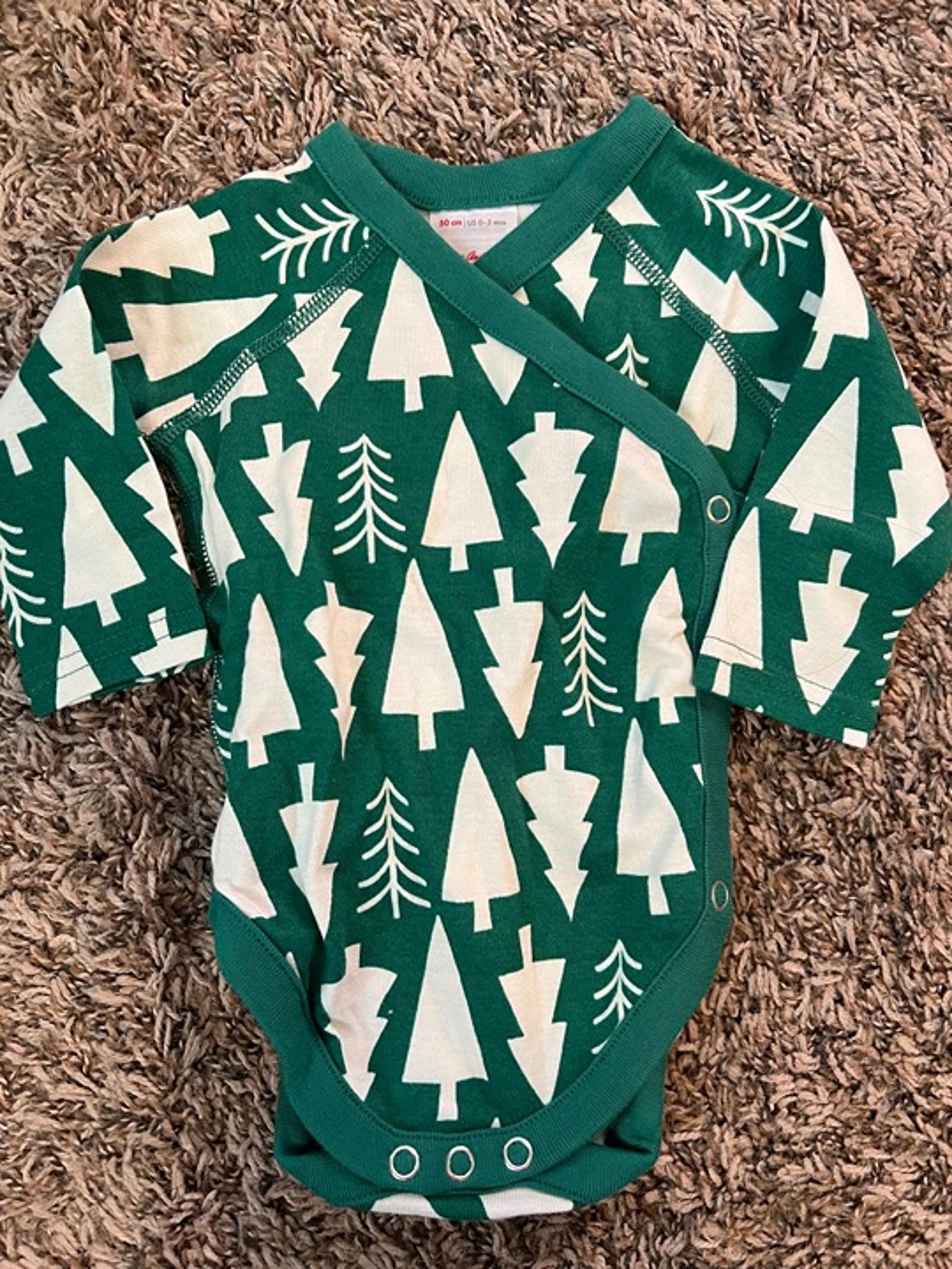 NWOT Hanna Andersson Baby Print Side Snap Bodysuit winter green size 0-3 months