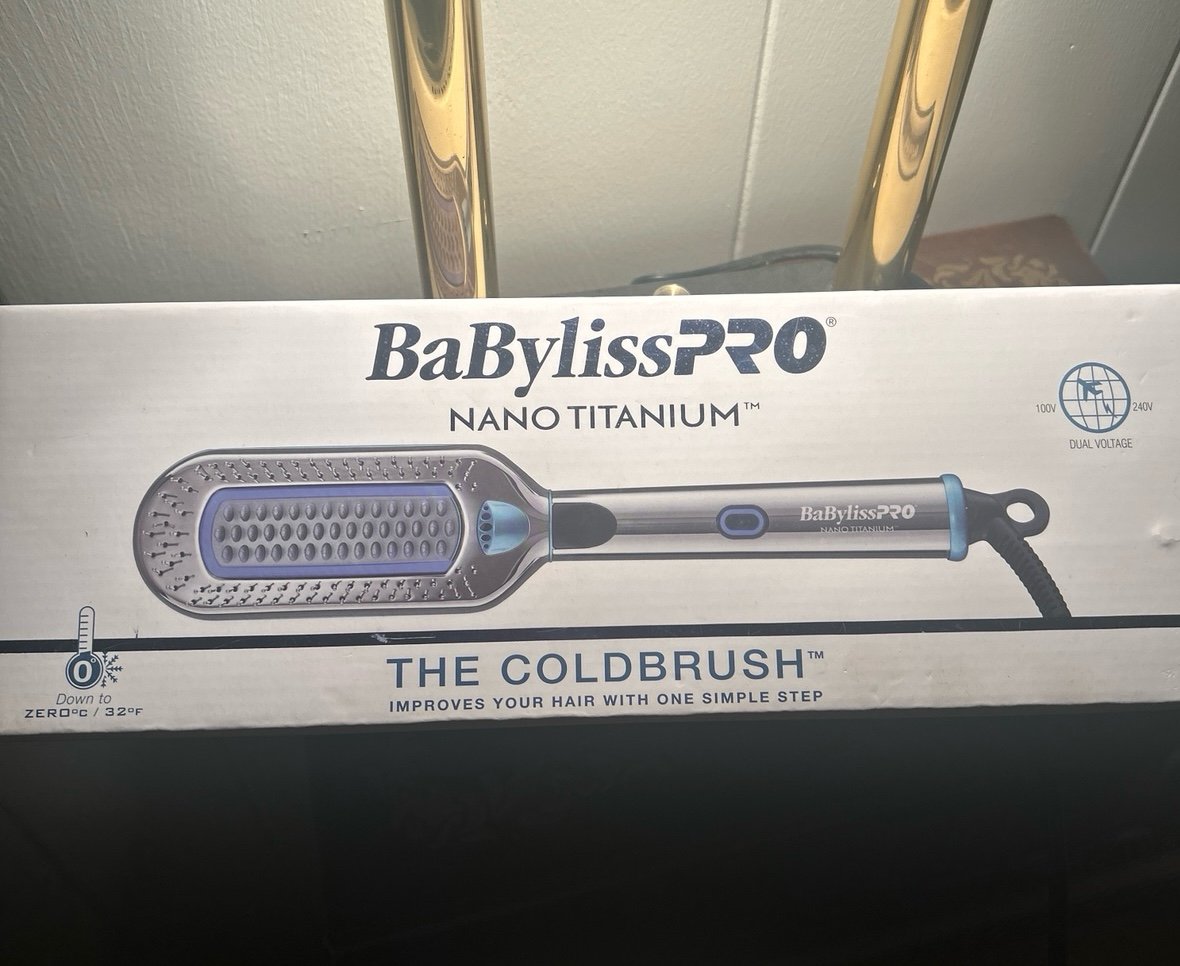 Babyliss Pro CryoCare The Cold Brush Cryotherapy for Hair Nano Titanium