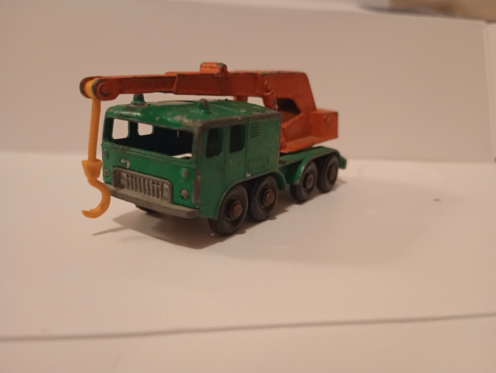 Matchbox no 30 -- 8 wheel crane (1965)