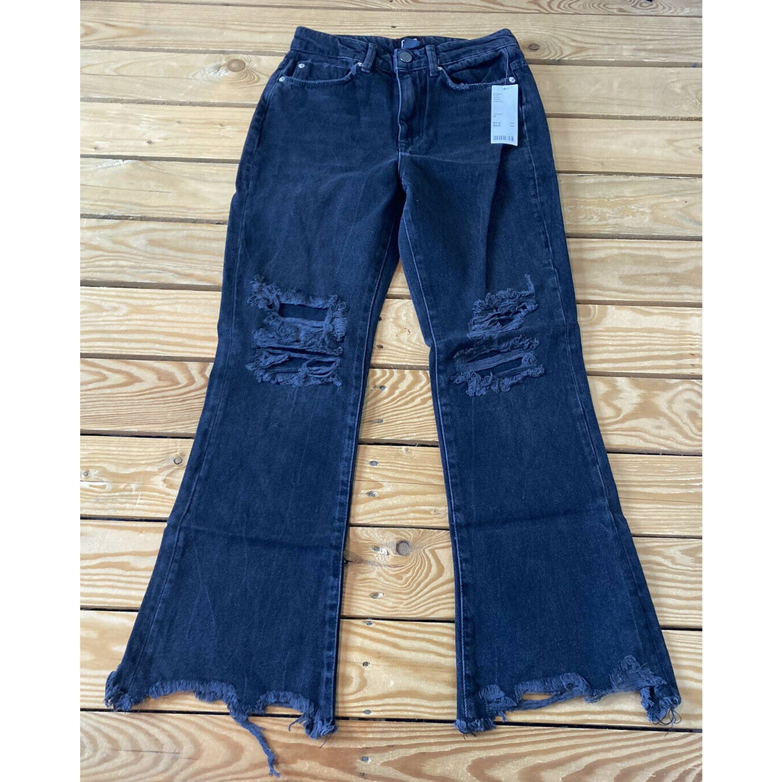 BDG NWT 69 women’s Distressed raw Hem jeans Size 24 black G7