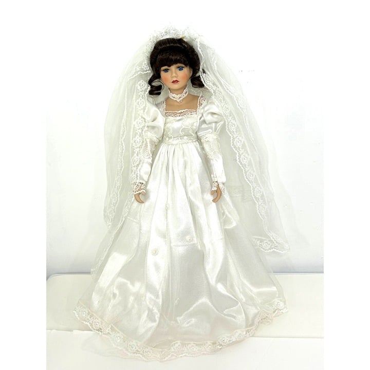 Bride Porcelain Doll Vintage 1980s 18” Brunette Blue Eyes Eyelashes Lace Veil