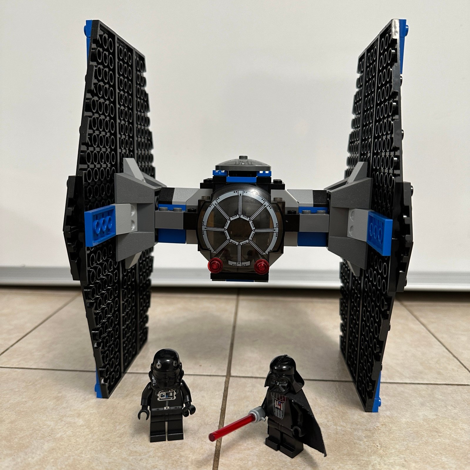LEGO 7263 TIE FIGHTER w Darth Vader w light-up lightsaber Read