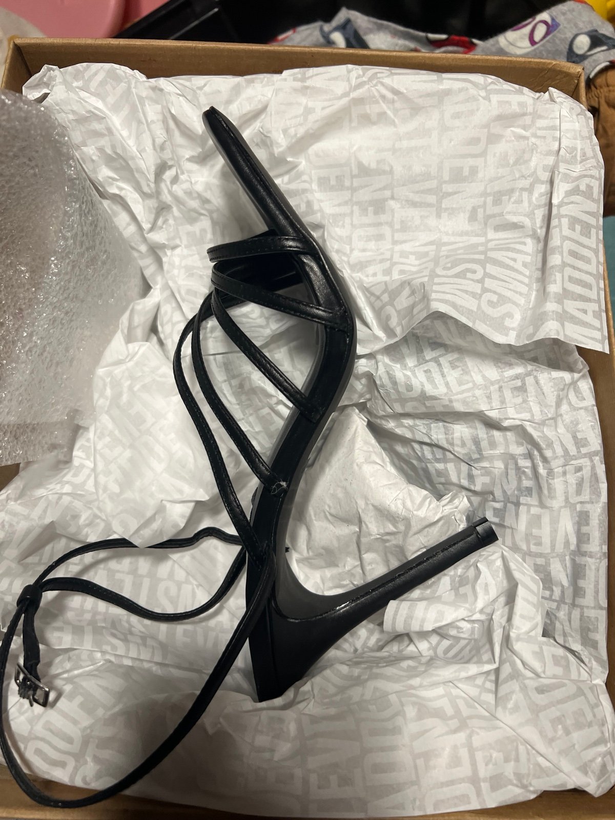 Steve Madden women black heels brand new