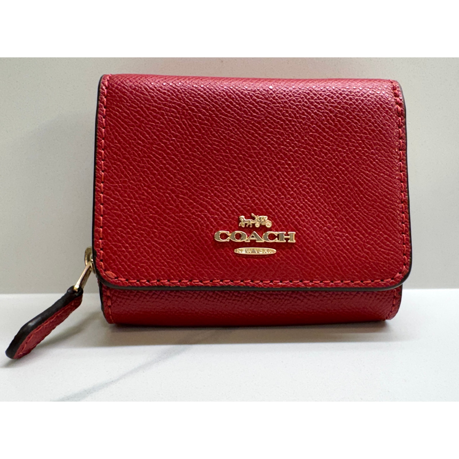 Coach Cherry Red Leather Trifold Small Wallet Crossgrain Leather Excellent