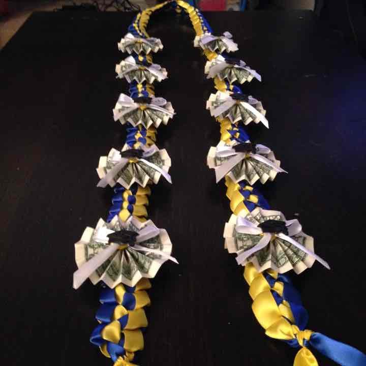 Customizable Graduation Lei