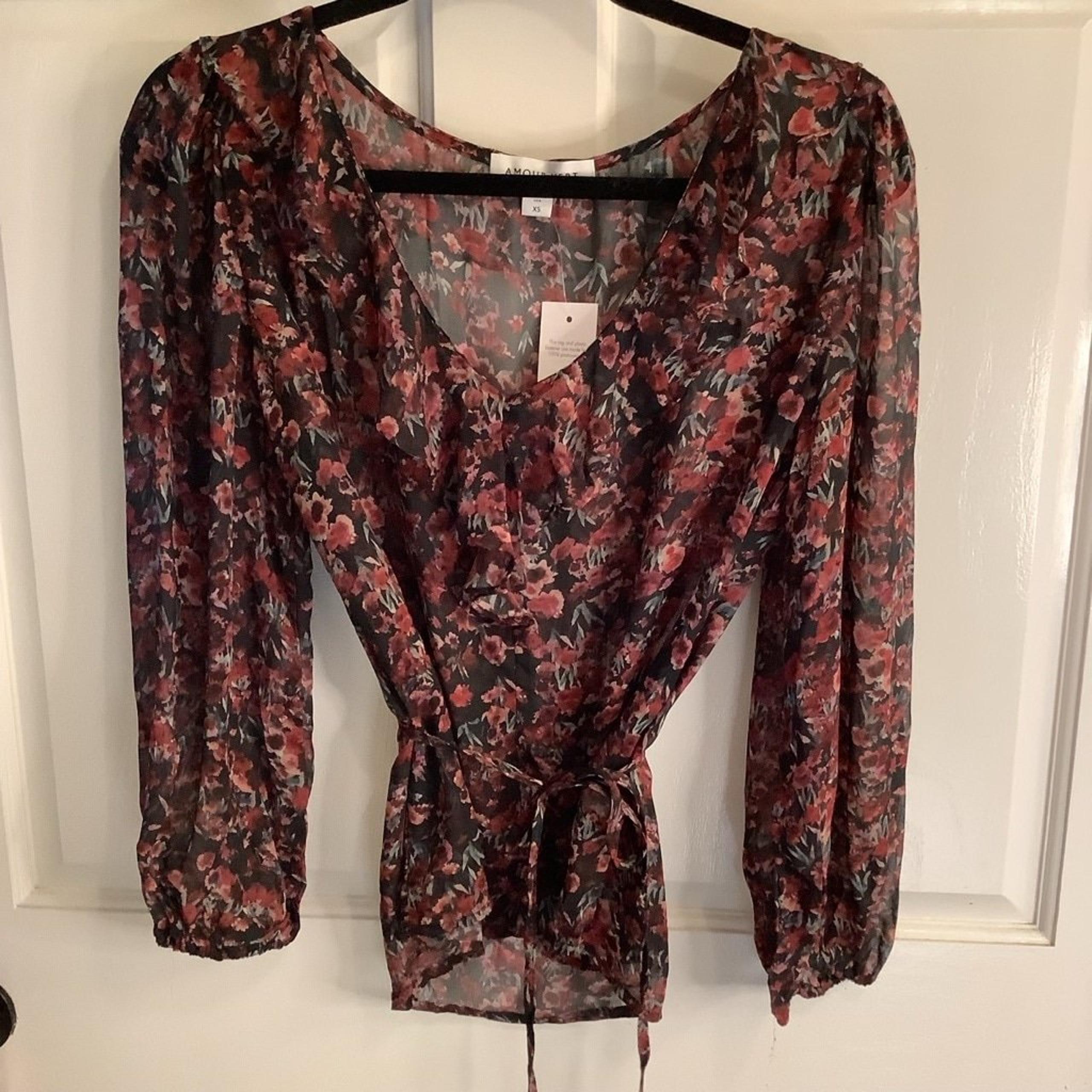 Women's Amour Vert Blouse, XS, Black and Red Floral