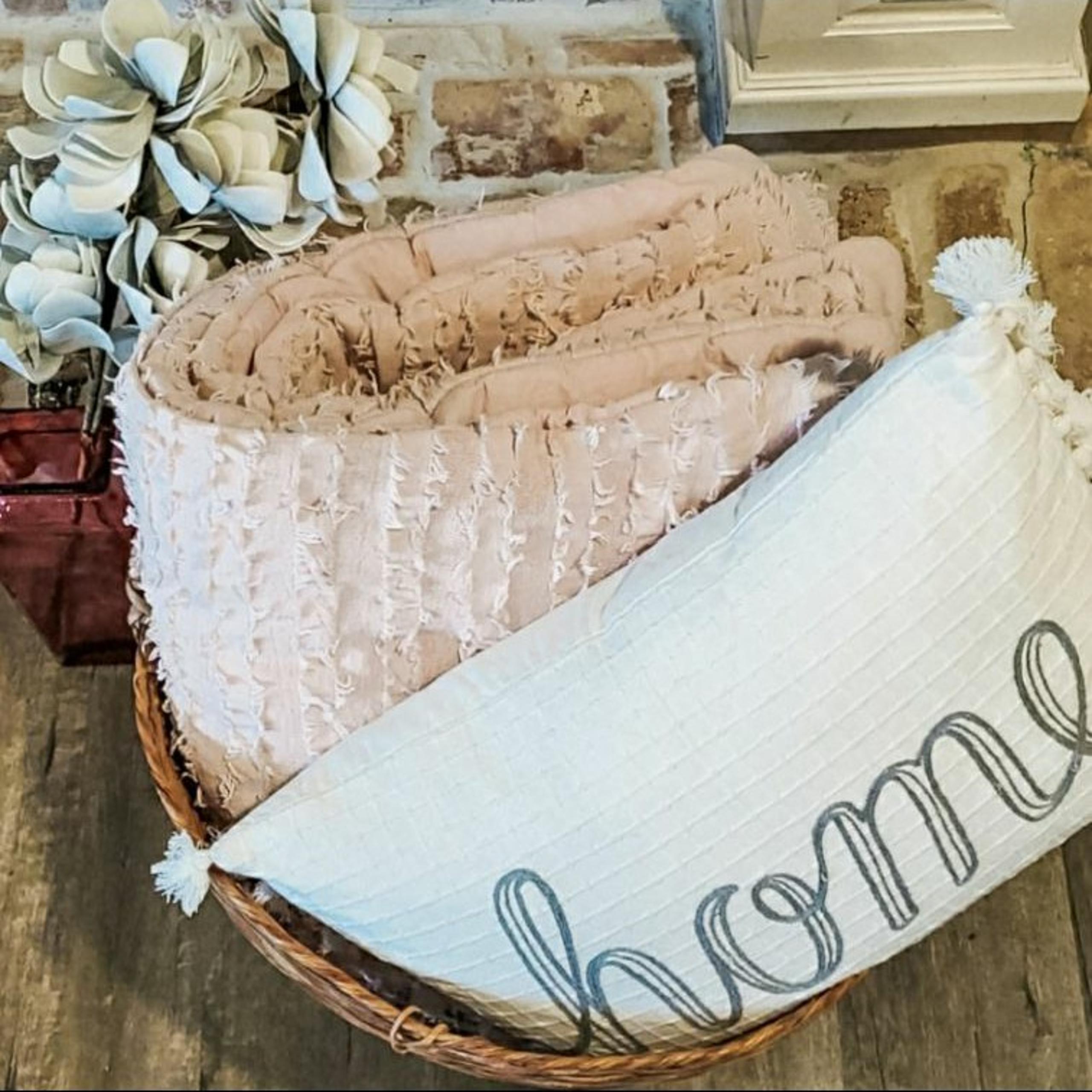 UO Home Pink Eyelash Full Comforter