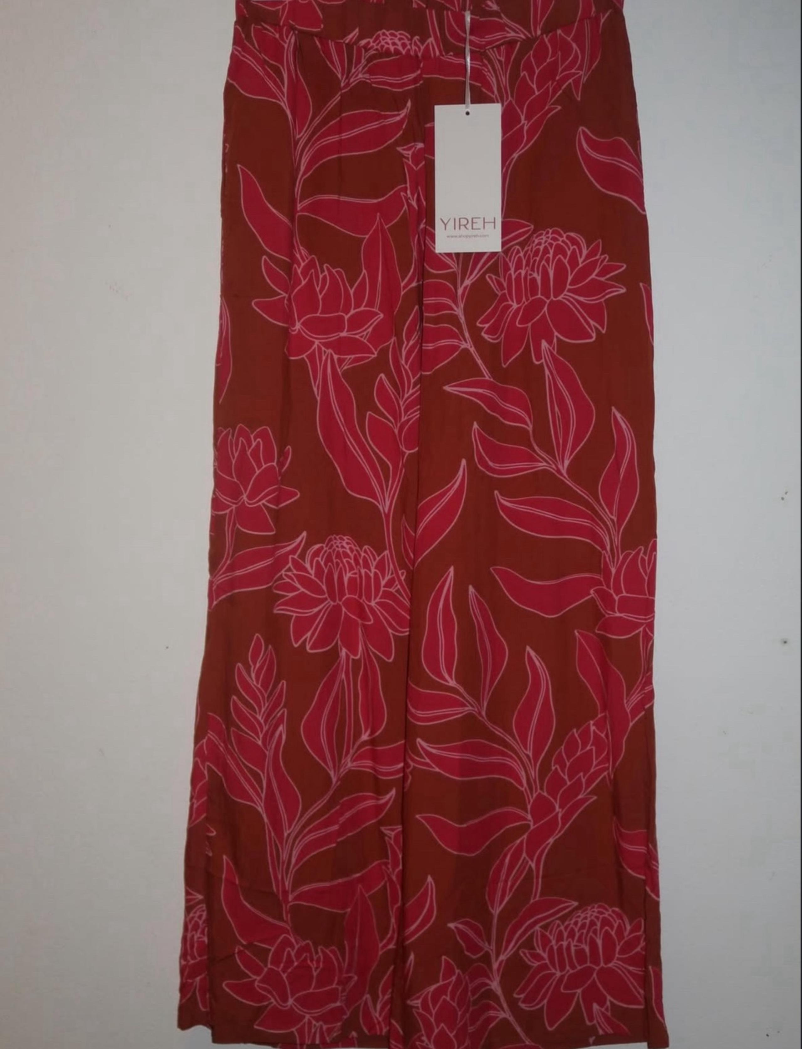 yireh pants (size small) BNWT