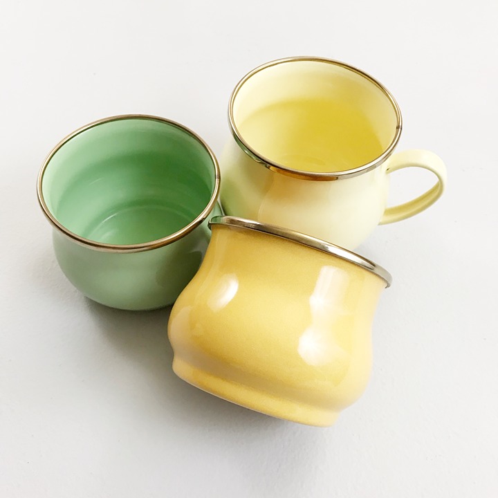 MACKENZIE CHILDS Victoria & Richard Enamel Mug Cups Set Of 3 Pastel Spring