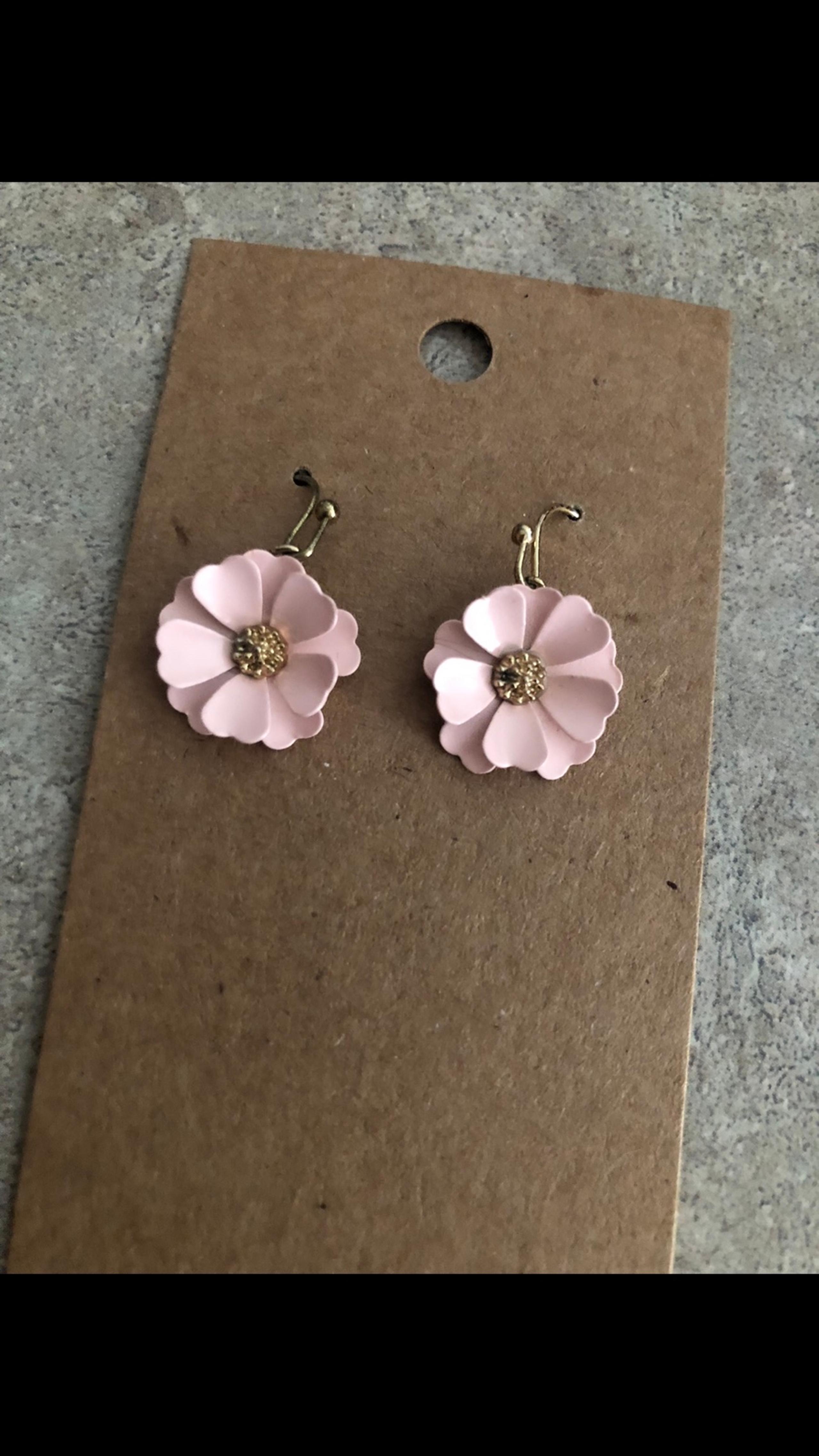 Lauren Conrad Pink Flower Drop Earrings EUC