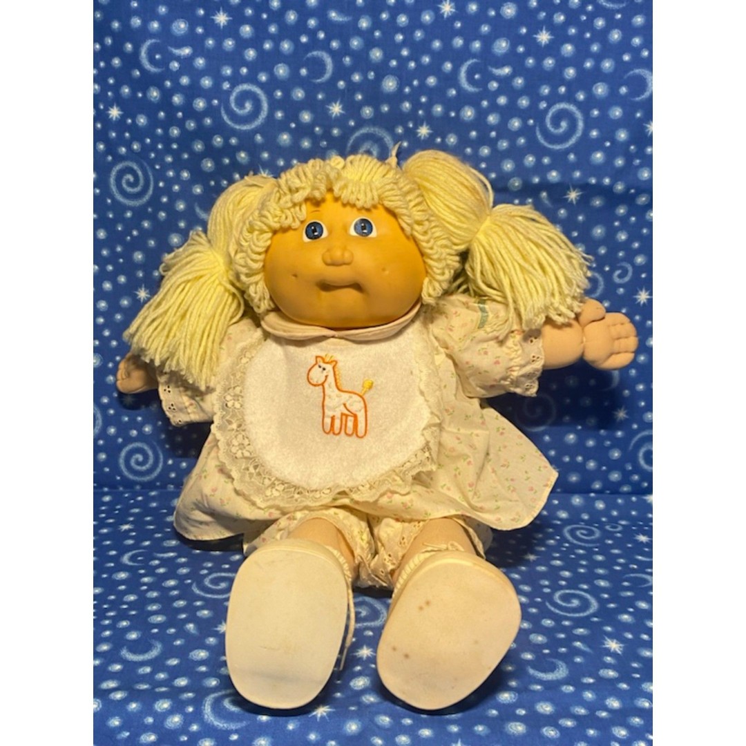 Cabbage Patch Kids Doll 1978/1982 Blonde Hair Blue Eyes Pigtails w/stand